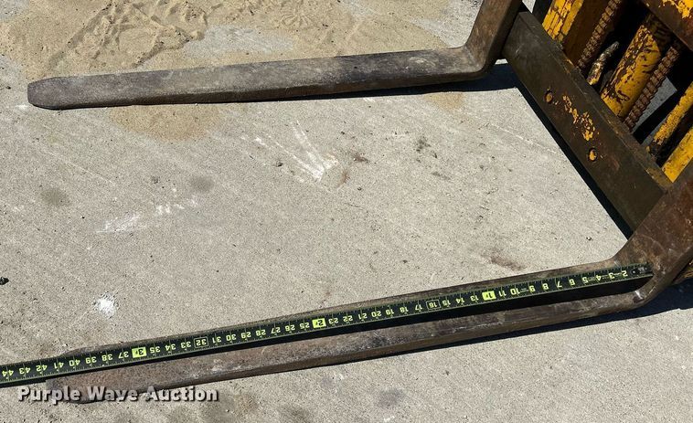 image for item DR4556 Hyster A10D  forklift