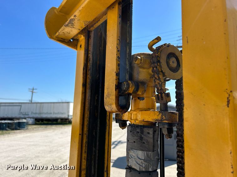 image for item DR4556 Hyster A10D  forklift