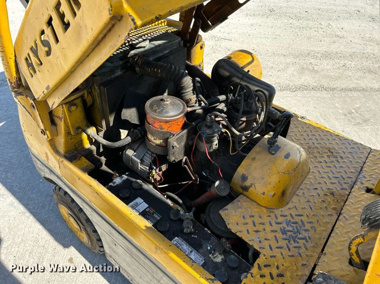 image for item DR4556 Hyster A10D  forklift