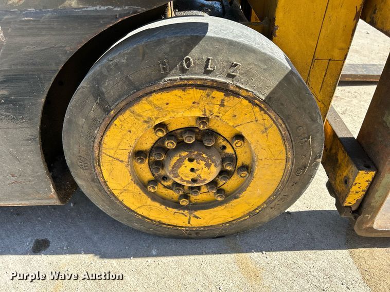 image for item DR4556 Hyster A10D  forklift