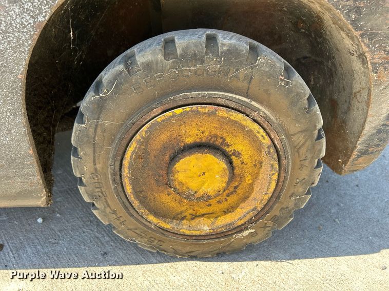 image for item DR4556 Hyster A10D  forklift