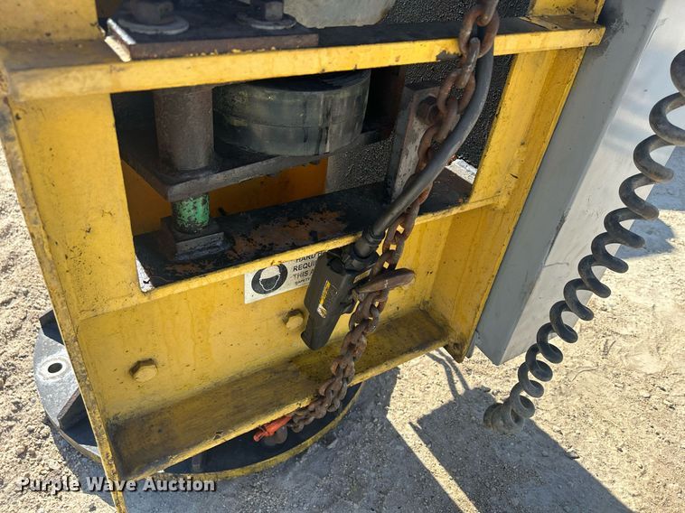 image for item DR4562 Abell-Howe  jib crane