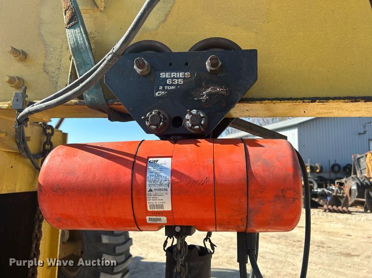 image for item DR4562 Abell-Howe  jib crane