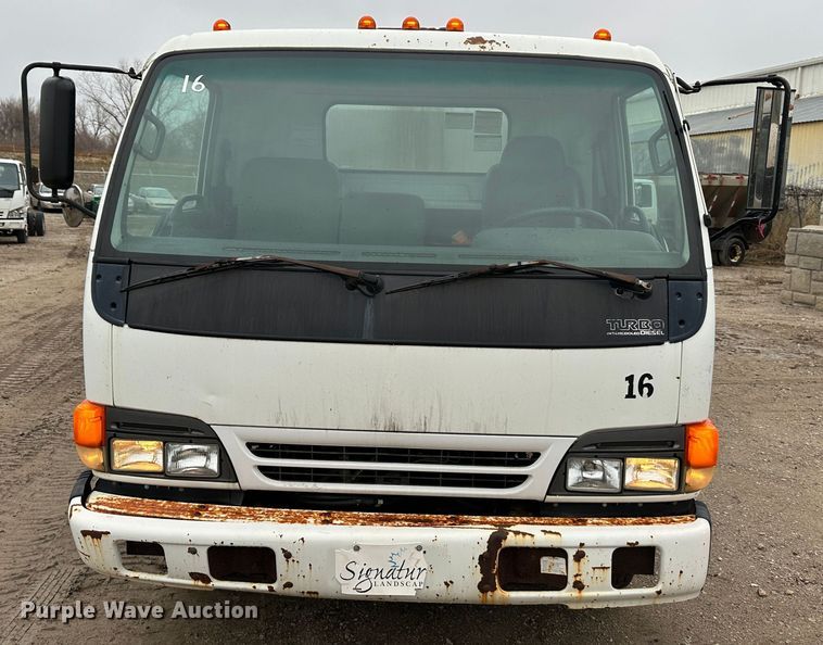 image for item DR5072 1999 Isuzu NPR  truck cab and chassis