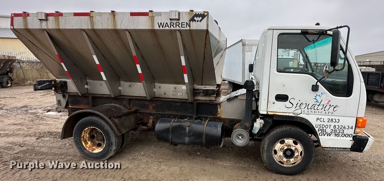 image for item DR5072 1999 Isuzu NPR  truck cab and chassis