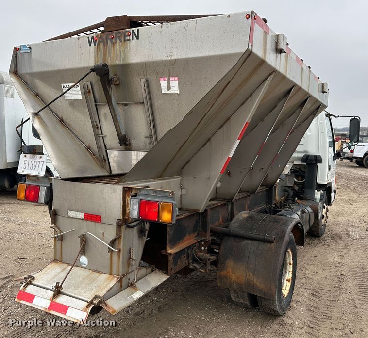 image for item DR5072 1999 Isuzu NPR  truck cab and chassis