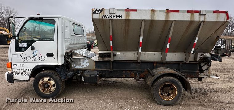 image for item DR5072 1999 Isuzu NPR  truck cab and chassis