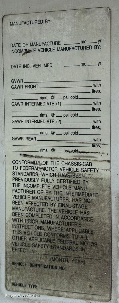 image for item DR5072 1999 Isuzu NPR  truck cab and chassis