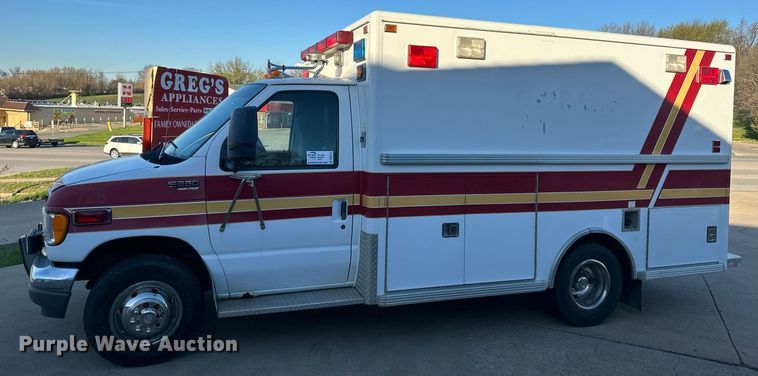 image for item DR5173 1995 Ford E350  ambulance