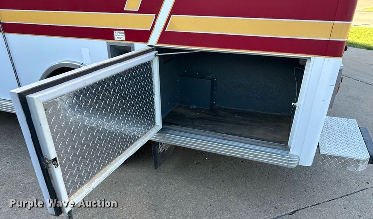 image for item DR5173 1995 Ford E350  ambulance