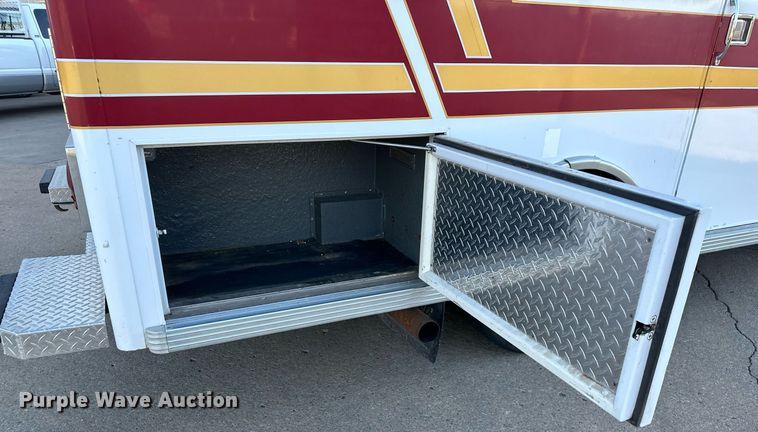 image for item DR5173 1995 Ford E350  ambulance
