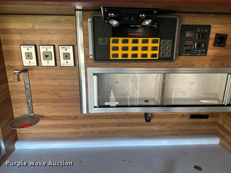 image for item DR5173 1995 Ford E350  ambulance