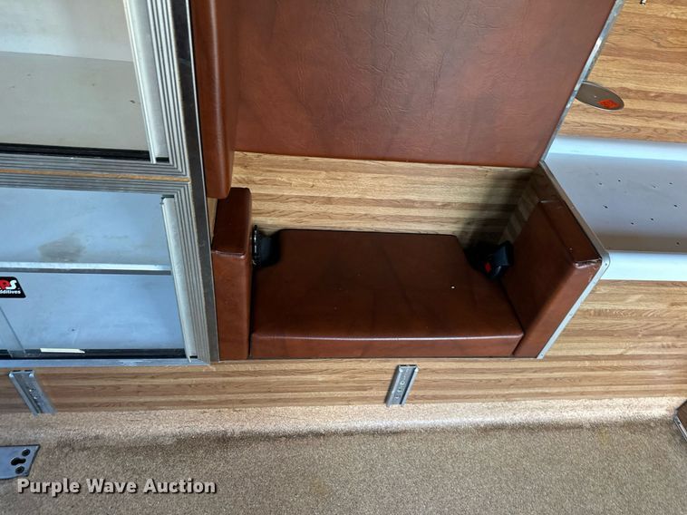 image for item DR5173 1995 Ford E350  ambulance