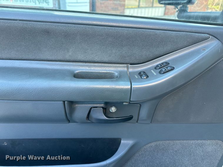 image for item DR5173 1995 Ford E350  ambulance