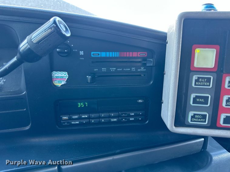 image for item DR5173 1995 Ford E350  ambulance