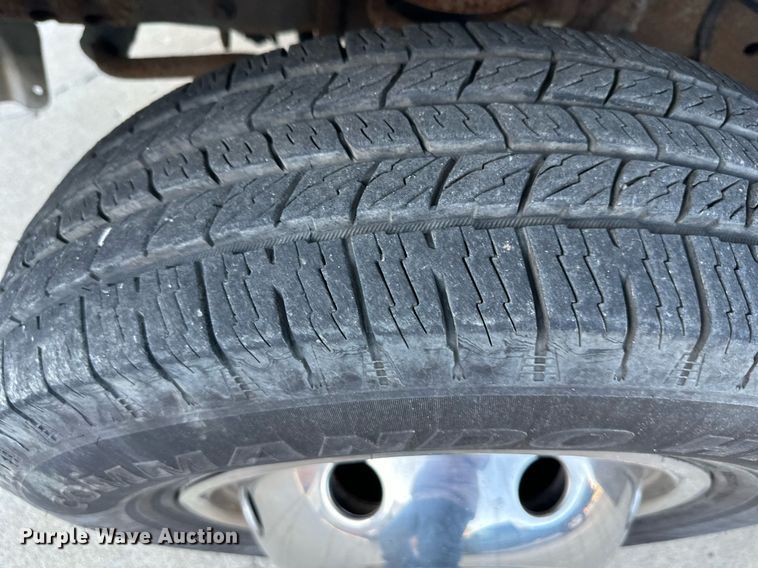 image for item DR5173 1995 Ford E350  ambulance