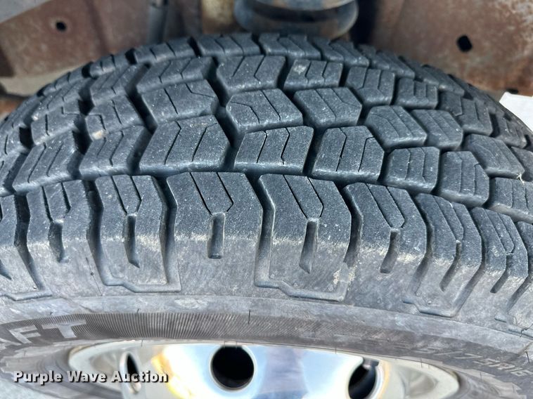 image for item DR5173 1995 Ford E350  ambulance