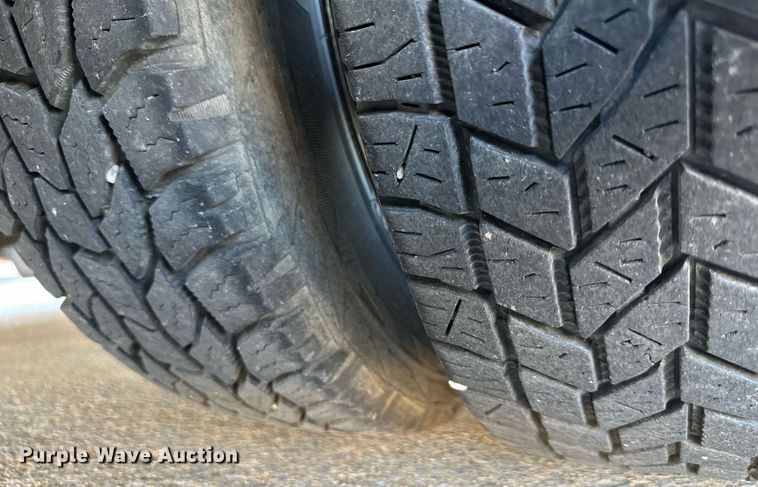 image for item DR5173 1995 Ford E350  ambulance