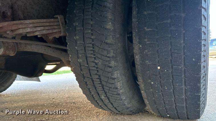 image for item DR5173 1995 Ford E350  ambulance