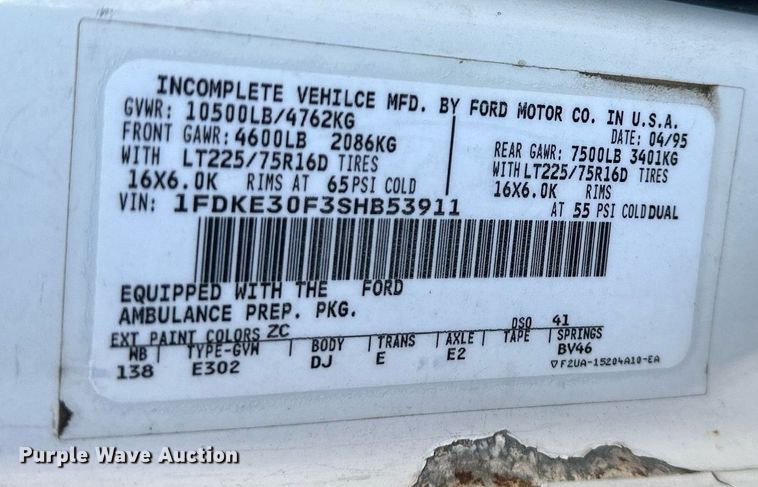 image for item DR5173 1995 Ford E350  ambulance