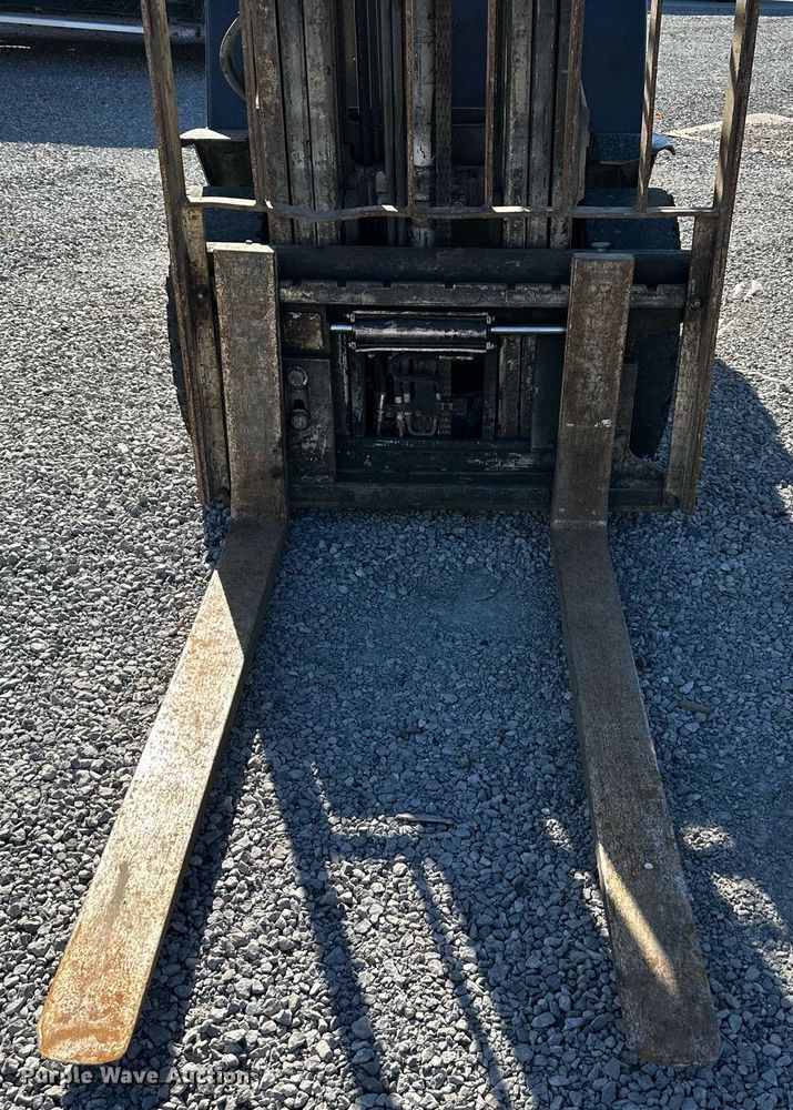 image for item DR5190 Yale GLP060ZGNGAE087  forklift