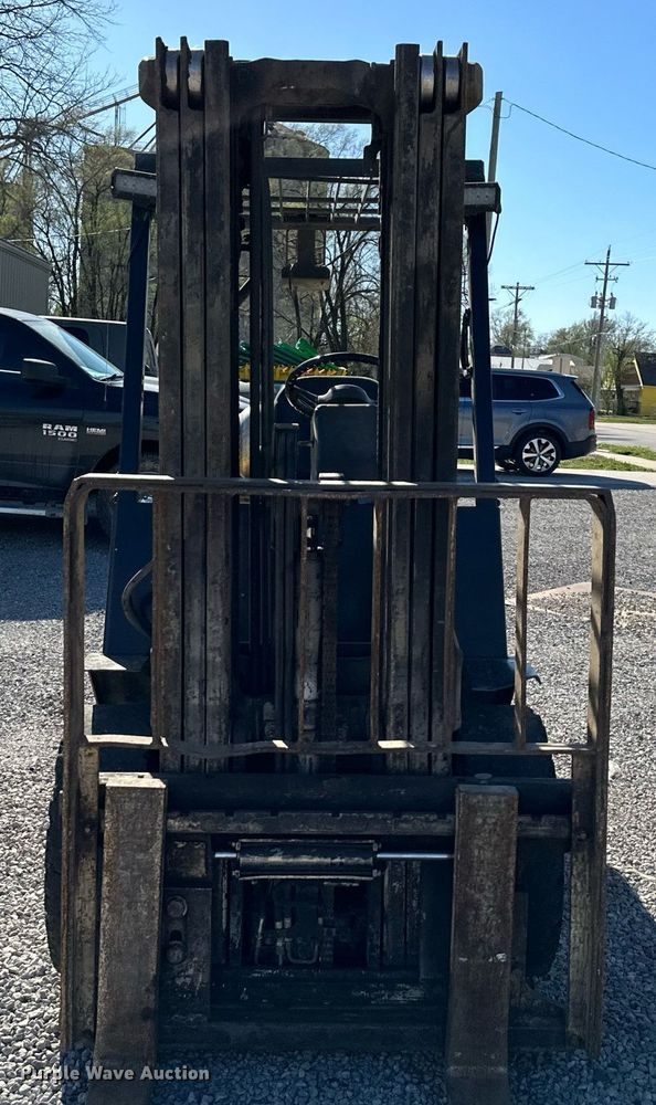 image for item DR5190 Yale GLP060ZGNGAE087  forklift