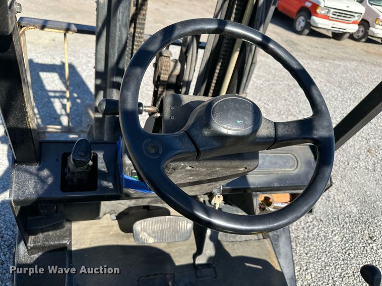 image for item DR5190 Yale GLP060ZGNGAE087  forklift