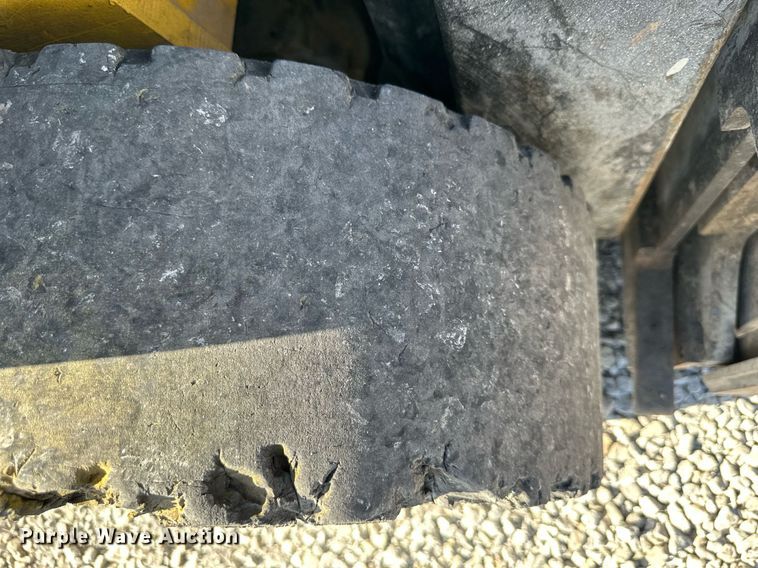 image for item DR5190 Yale GLP060ZGNGAE087  forklift