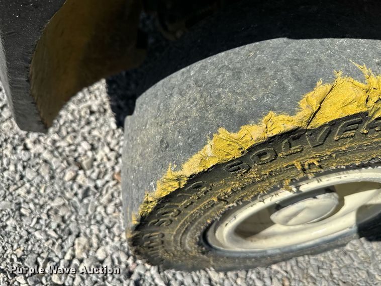 image for item DR5190 Yale GLP060ZGNGAE087  forklift