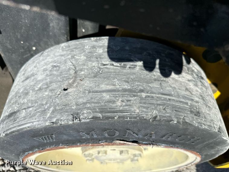 image for item DR5191 Yale  forklift