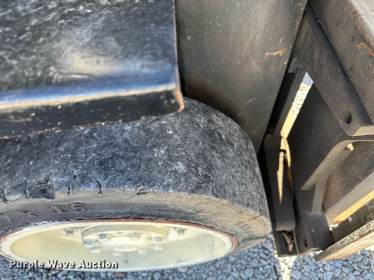 image for item DR5191 Yale  forklift