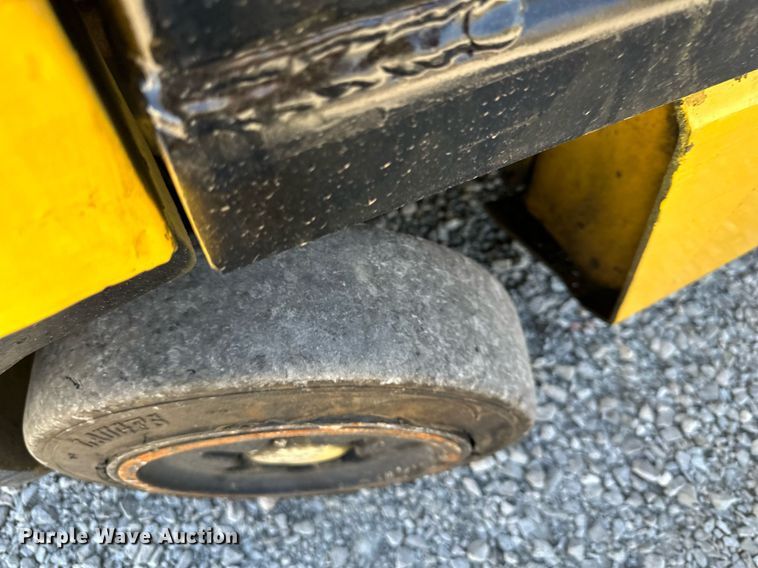 image for item DR5191 Yale  forklift