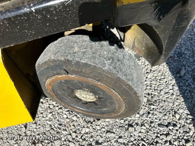 image for item DR5191 Yale  forklift
