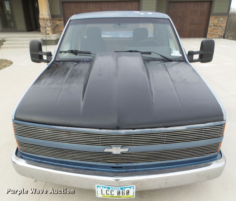 image for item HF9990 1989  Chevrolet C1500  Ext. Cab pickup truck