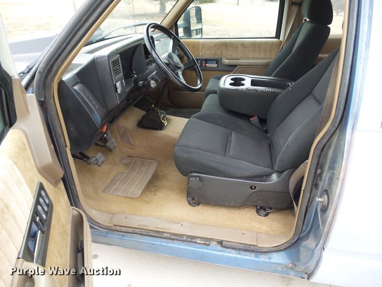 image for item HF9990 1989  Chevrolet C1500  Ext. Cab pickup truck