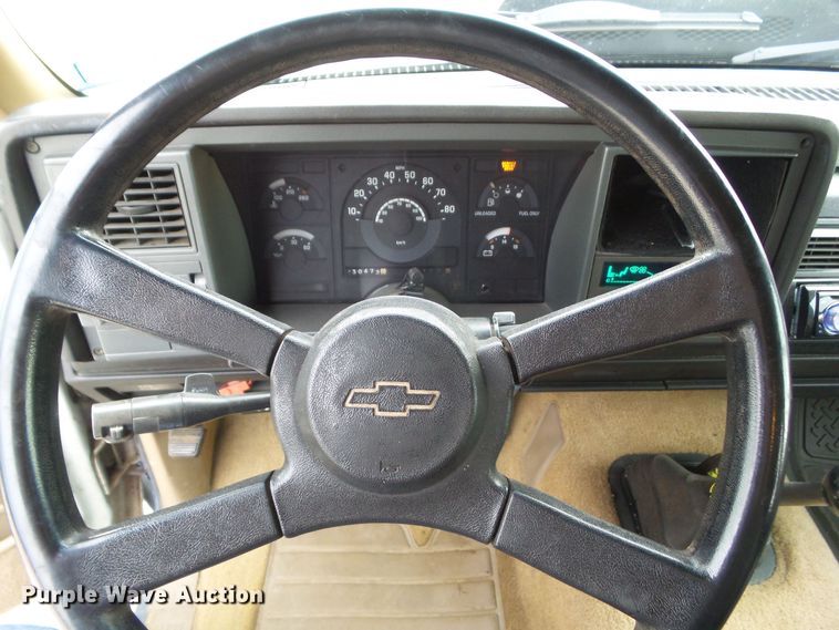 image for item HF9990 1989  Chevrolet C1500  Ext. Cab pickup truck