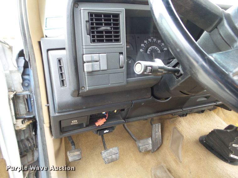 image for item HF9990 1989  Chevrolet C1500  Ext. Cab pickup truck