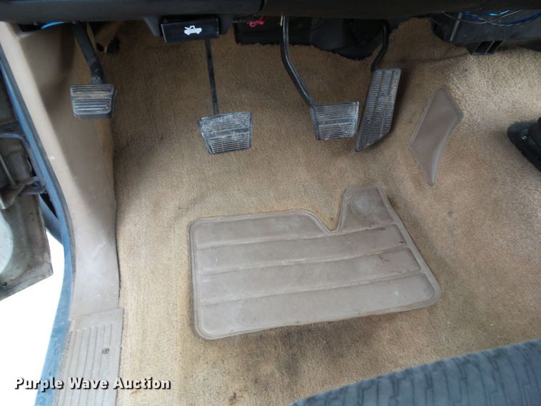 image for item HF9990 1989  Chevrolet C1500  Ext. Cab pickup truck