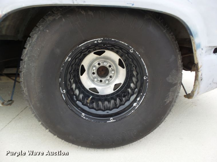 image for item HF9990 1989  Chevrolet C1500  Ext. Cab pickup truck