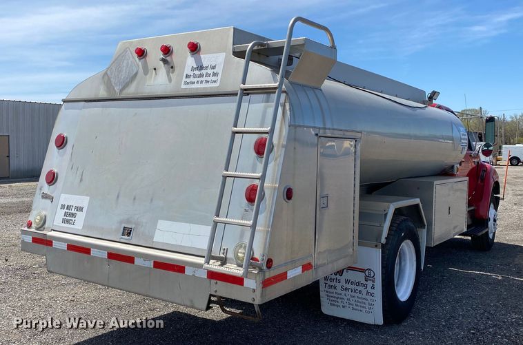 image for item KB9488 2005 Ford F750 Super Duty  fuel truck