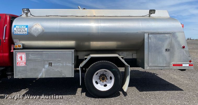 image for item KB9488 2005 Ford F750 Super Duty  fuel truck