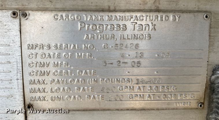 image for item KB9488 2005 Ford F750 Super Duty  fuel truck