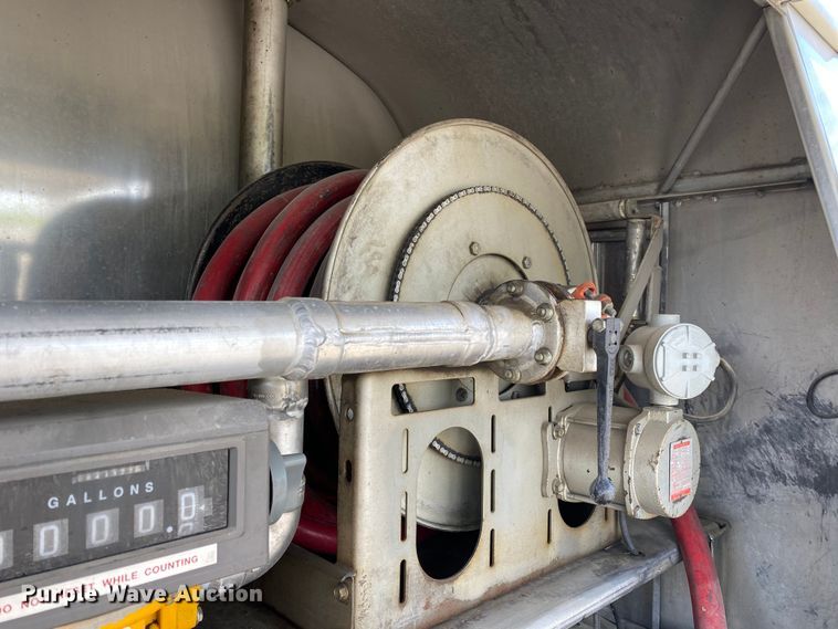 image for item KB9488 2005 Ford F750 Super Duty  fuel truck