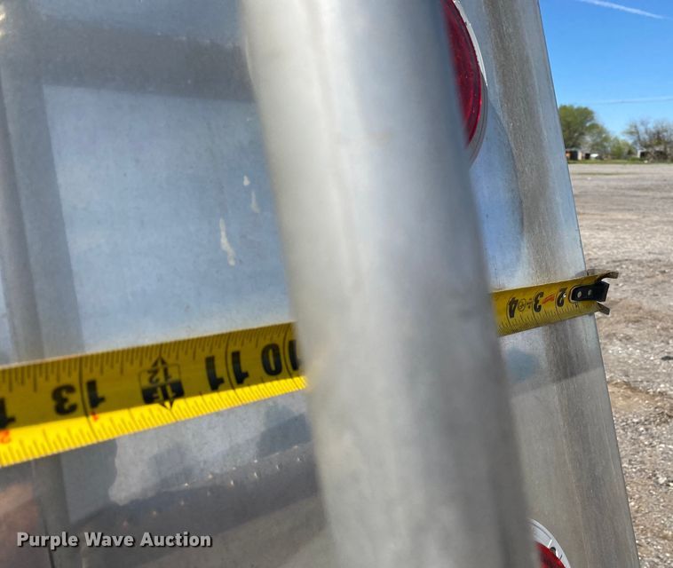 image for item KB9488 2005 Ford F750 Super Duty  fuel truck