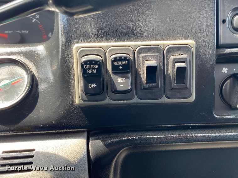 image for item KB9488 2005 Ford F750 Super Duty  fuel truck