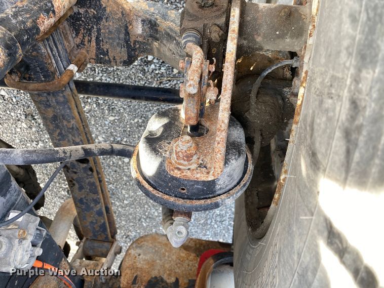 image for item KB9488 2005 Ford F750 Super Duty  fuel truck