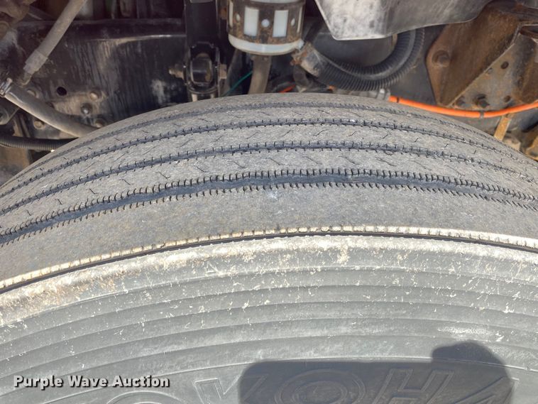 image for item KB9488 2005 Ford F750 Super Duty  fuel truck