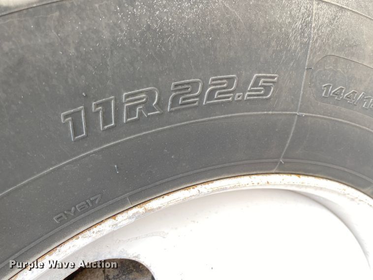 image for item KB9488 2005 Ford F750 Super Duty  fuel truck