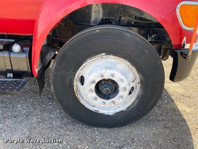 image for item KB9488 2005 Ford F750 Super Duty  fuel truck