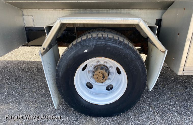 image for item KB9488 2005 Ford F750 Super Duty  fuel truck